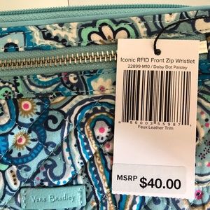Vera Bradley, RIFD Front Zip Wristlet, NWT